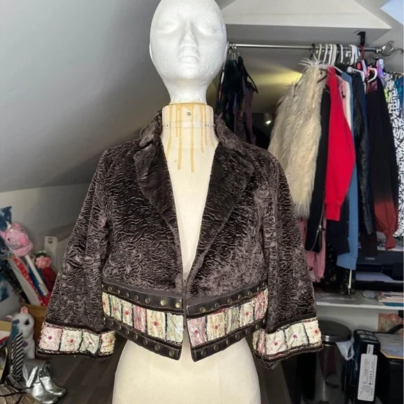 SOLD - Picture 1 of 2